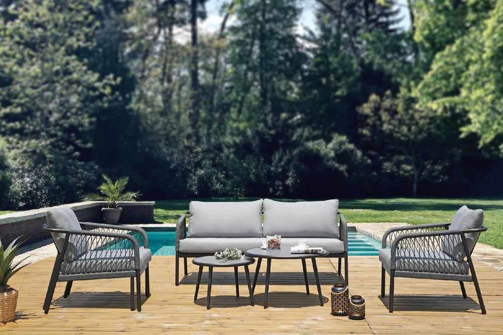 Loveseat con 2 Sillas & 2 Mesas