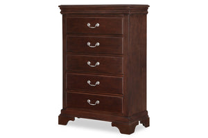 Chest de madera con cuatro gavetas sobre fondo blanco.