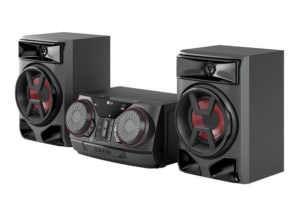 Sistema de audio negro con altavoces sobre fondo blanco.