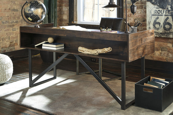 Starmore 3 Drawer 63" Desk
