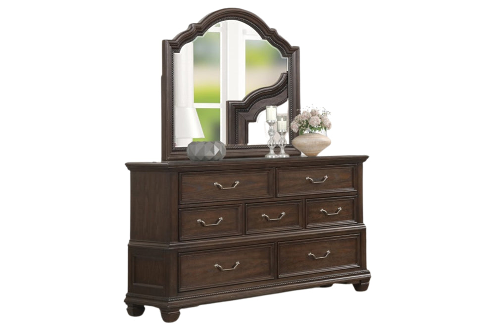 Letizia Dresser/Mirror