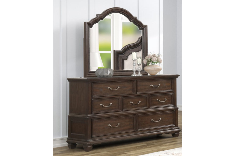 Letizia Dresser/Mirror