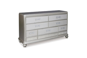 Coralayne Queen Bed/Dresser/Mirror Set