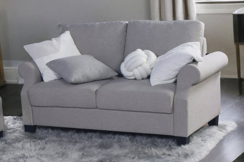 Della Loveseat