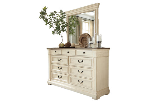 Bolanburg Dresser/Mirror Set
