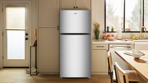 19.3' Nevera con Congelador Superior con Refrigeración de Cobertura Total