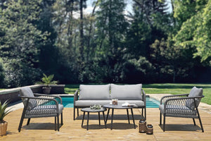 Loveseat con 2 Sillas & 2 Mesas