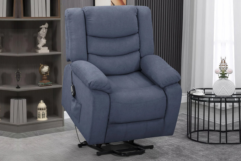 Butaca reclinable integrado con mecanismo eléctrico "Lift" de color gris oscuro en un fondo blanco. 
