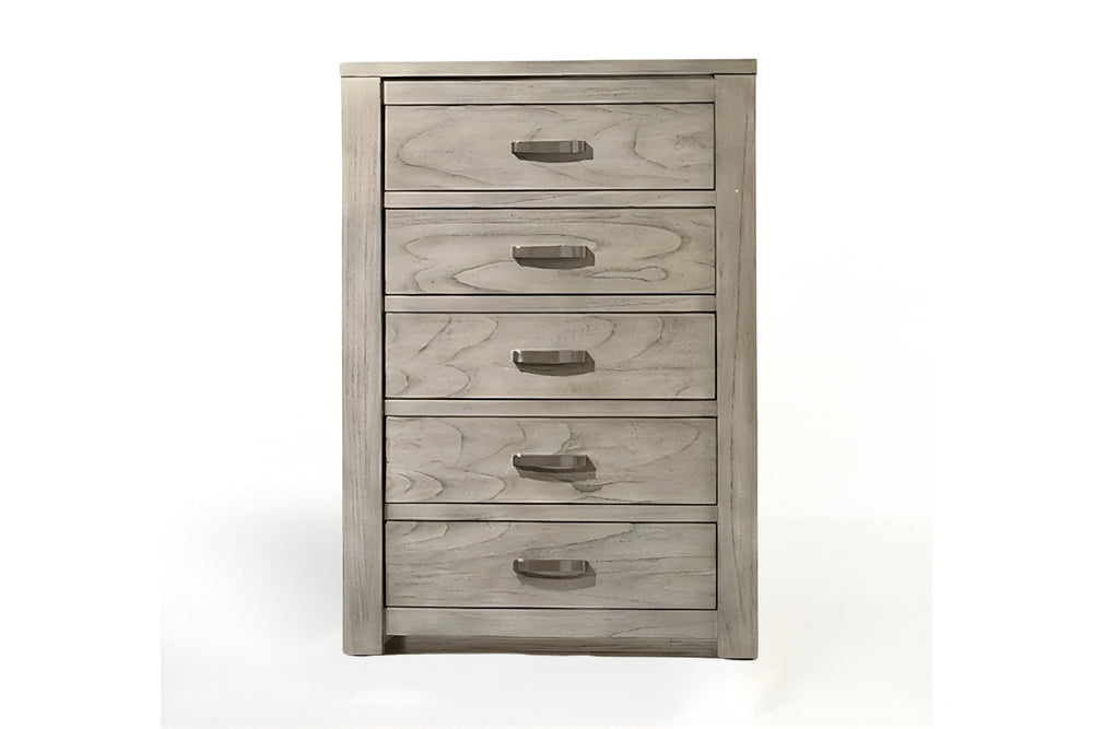 Chest de color gris claro con cinco gavetas sobre un fondo blanco. 