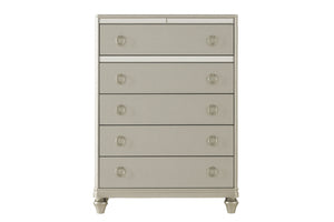 Chest gris con múltiples gavetas sobre fondo blanco.