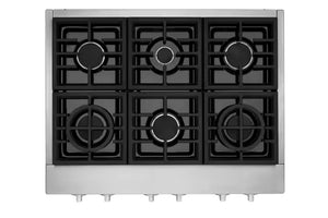 Un tope de gas de marca KitchenAid de acero inoxidable con vista frontal, seis quemadores negros y perillas de control en la parte inferior, mostrada sobre un fondo blanco liso.