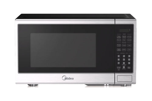 Microonda de color gris de marca Midea sobre un fondo blanco. 