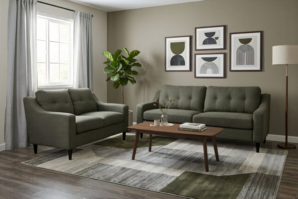 Loveseat y sofás verde sobre un fondo blanco.