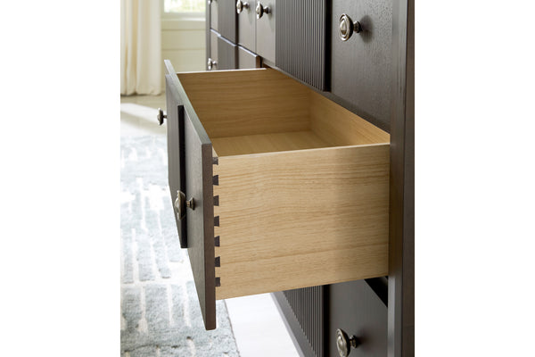 Ashley Urbantrack Dresser/Mirror Set