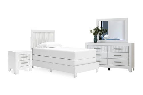 Conjunto de muebles de habitación blancos con cama, mesita de noche y gavetero con espejo sobre fondo blanco.
