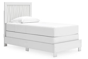 Estructura de cama blanca con mattress y almohada sobre fondo blanco.