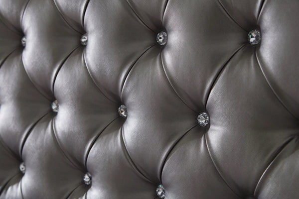 Coralayne Queen Bed, Chest, & Nightstand