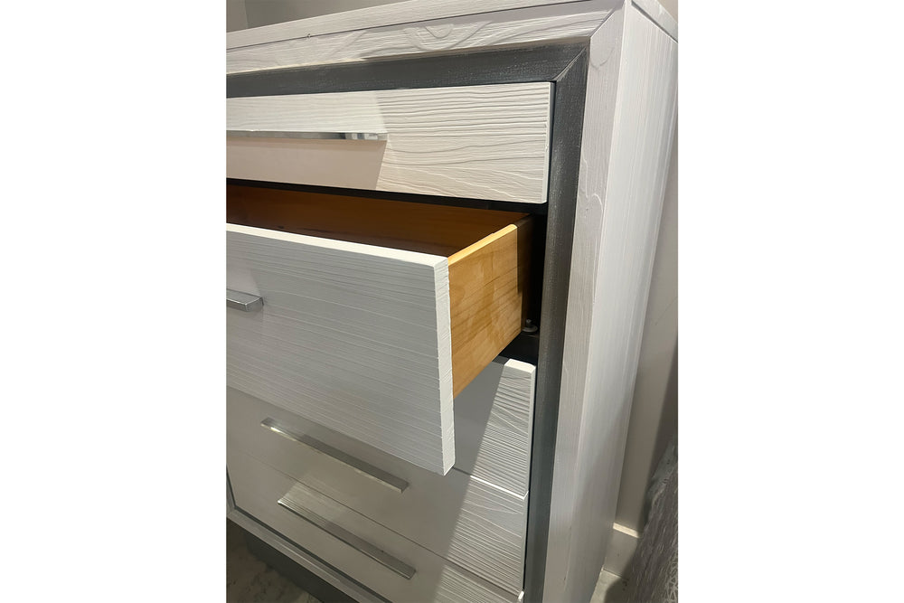 Serenity Chest