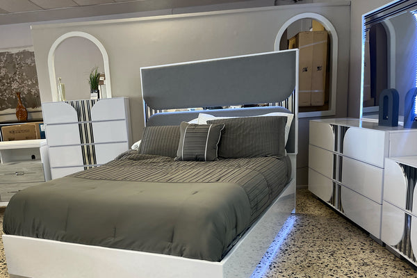 Bellmar Cama Queen, Gavetero con Espejo & Mesa de Noche
