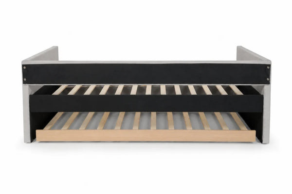 Daybed gris con base de madera y estructura del mattress visible, aislada sobre fondo blanco.