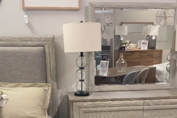 Lakelyn Cama, Gavetero con Espejo & Mesa de Noche 