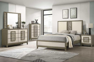 Moderno conjunto de dormitorio compuesto por una cama, un gavetero con espejo, una mesita de noche y un chest en una habitación bien iluminada.