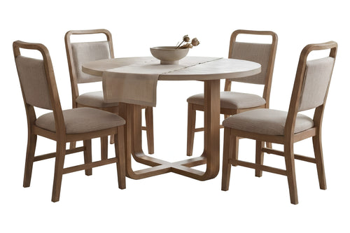 Juego de comedor de cinco piezas con mesa redonda de madera en tono natural y cuatro sillas tapizadas en beige. Presenta líneas curvas y diseño contemporáneo, con centro de mesa decorativo, sobre fondo blanco.