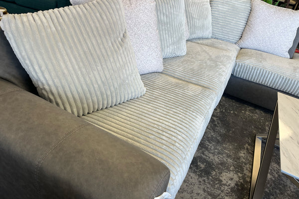 Clairette Court Sectional