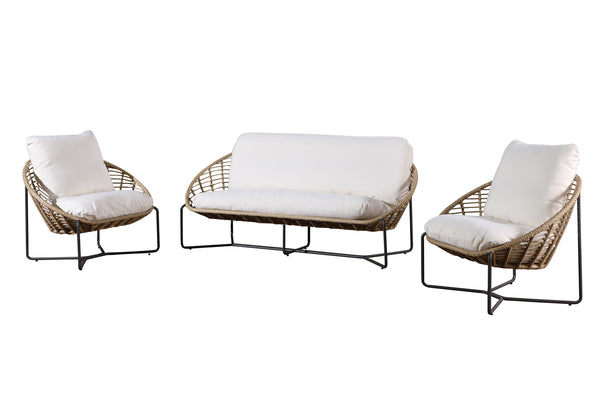 Sofá y dos sillas para patio exterior con cojines blancos en fondo color blanco