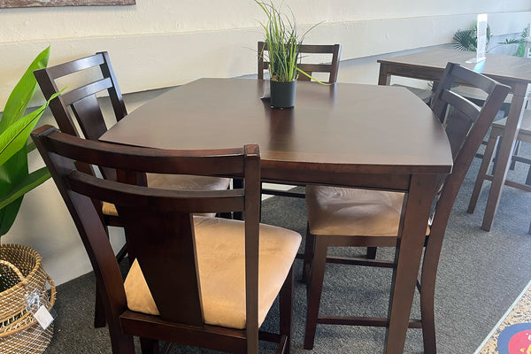 Dali Dining Table/4 Chairs Set
