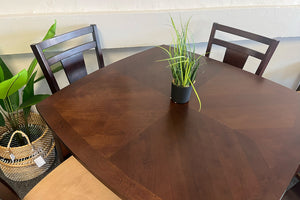 Dali Dining Table/4 Chairs Set
