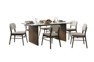 Juego de mesa de comedor con seis sillas sobre fondo blanco.