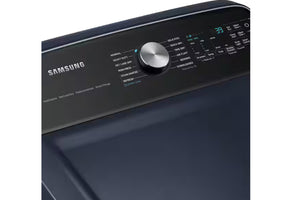 Panel de control del horno Samsung con pantalla digital sobre un fondo blanco.