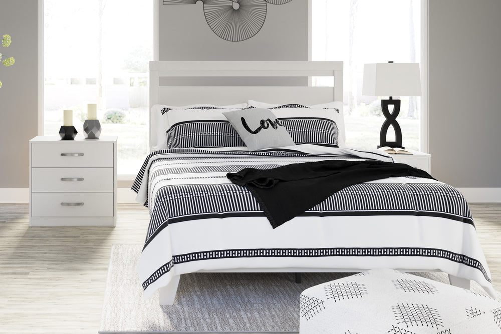 Flannia Queen Bed/Nightstand Set
