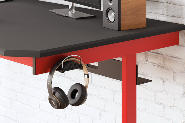 Lynxtyn 63" Desk