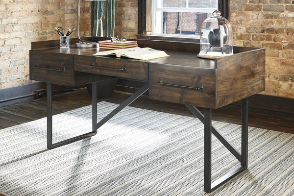 Starmore Escritorio de 63" con 3 Gavetas