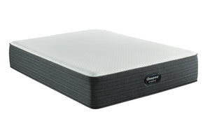 Mattress blanco con logo "Beautyrest" sobre un fondo blanco. 