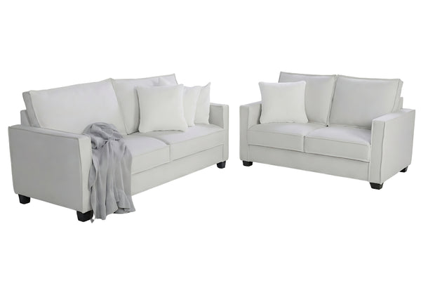Conjunto de loveseat y sofás beige con cojines sobre fondo blanco.
