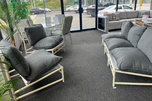 Loveseat con 2 Sillas & Mesa de Centro