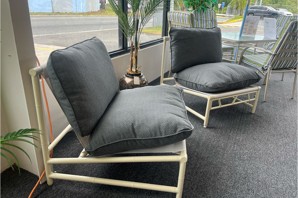 Loveseat con 2 Sillas & Mesa de Centro
