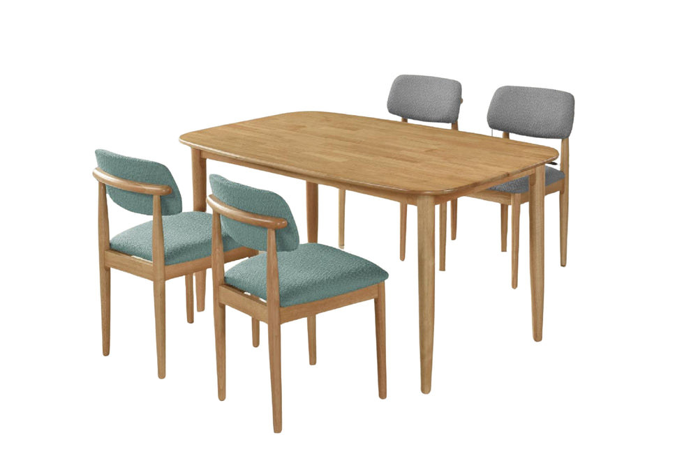 Mesa de comedor de madera con cuatro sillas a juego sobre fondo blanco.