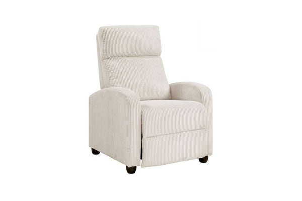 Silla reclinable crema sobre un fondo blanco. 