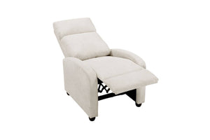 Silla reclinable crema sobre un fondo blanco. 