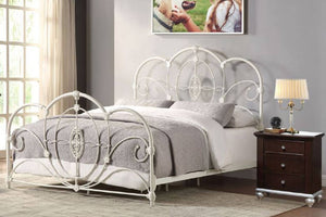 Allison Cama & Mesa de Noche