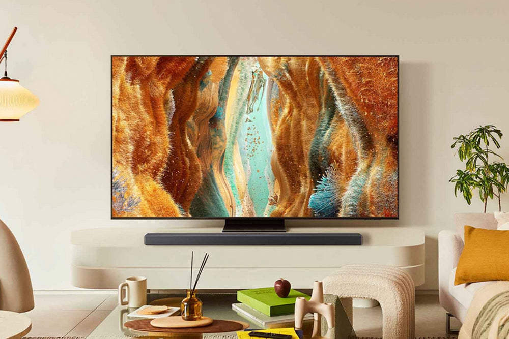 Televisor inteligente que muestra un logotipo Neo QLED con un diseño de arte abstracto en la pantalla.