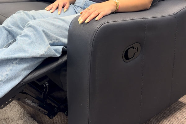 Stinger Sofá & Loveseat Reclinable