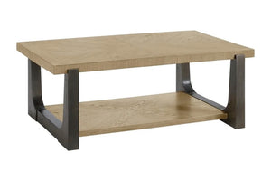 Mesa de centro de madera con patas de metal sobre fondo blanco.