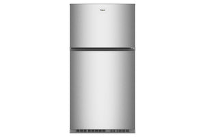 Refrigerador de acero inoxidable con el logotipo de Whirlpool sobre fondo blanco.