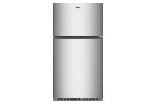 Refrigerador de acero inoxidable con el logotipo de Whirlpool sobre fondo blanco.