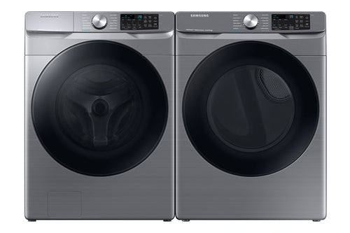 Lavadora y secadora de marca Samsung de color gris sobre un fondo blanco. 